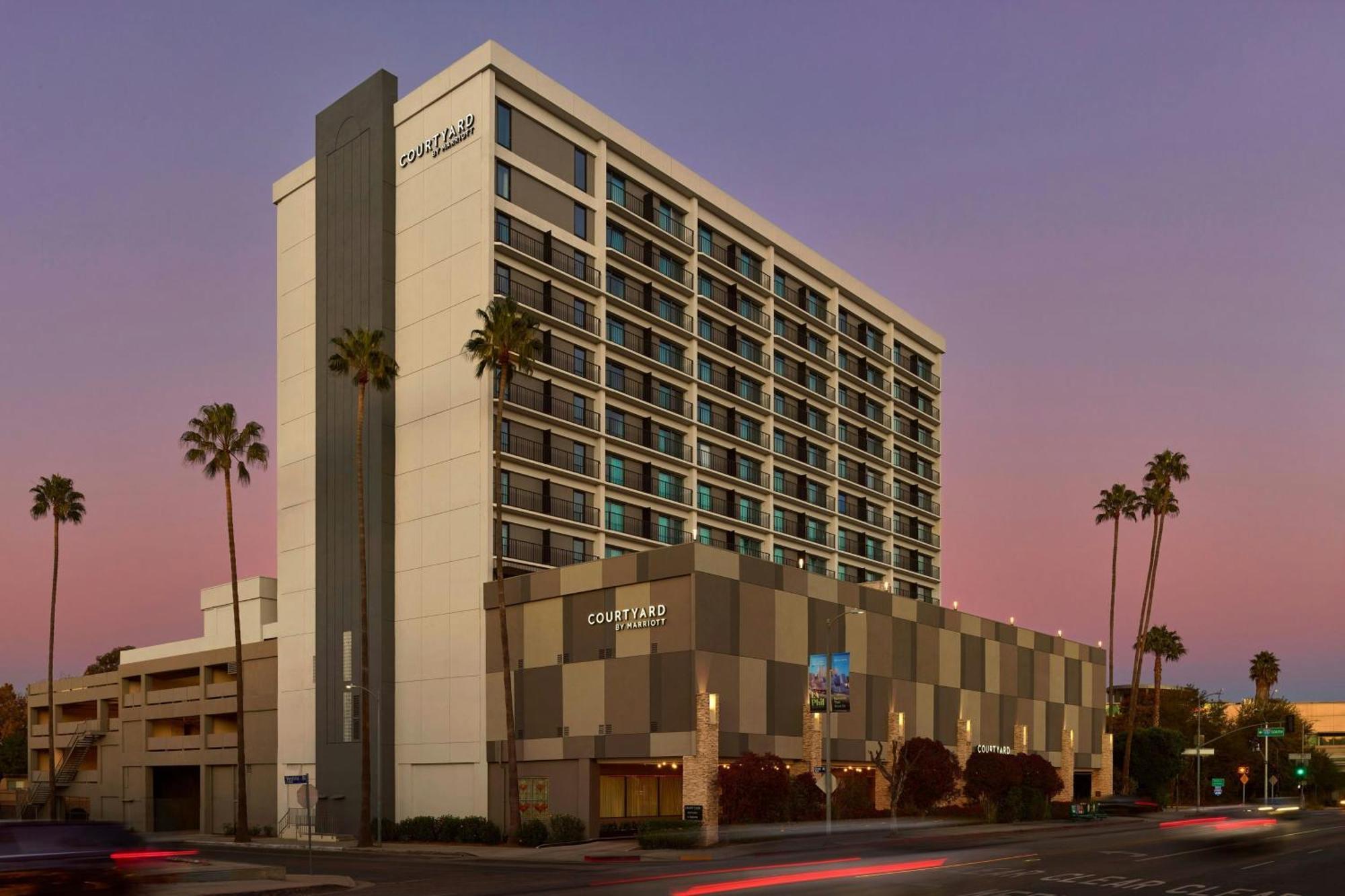 Courtyard Los Angeles Sherman Oaks Exterior photo