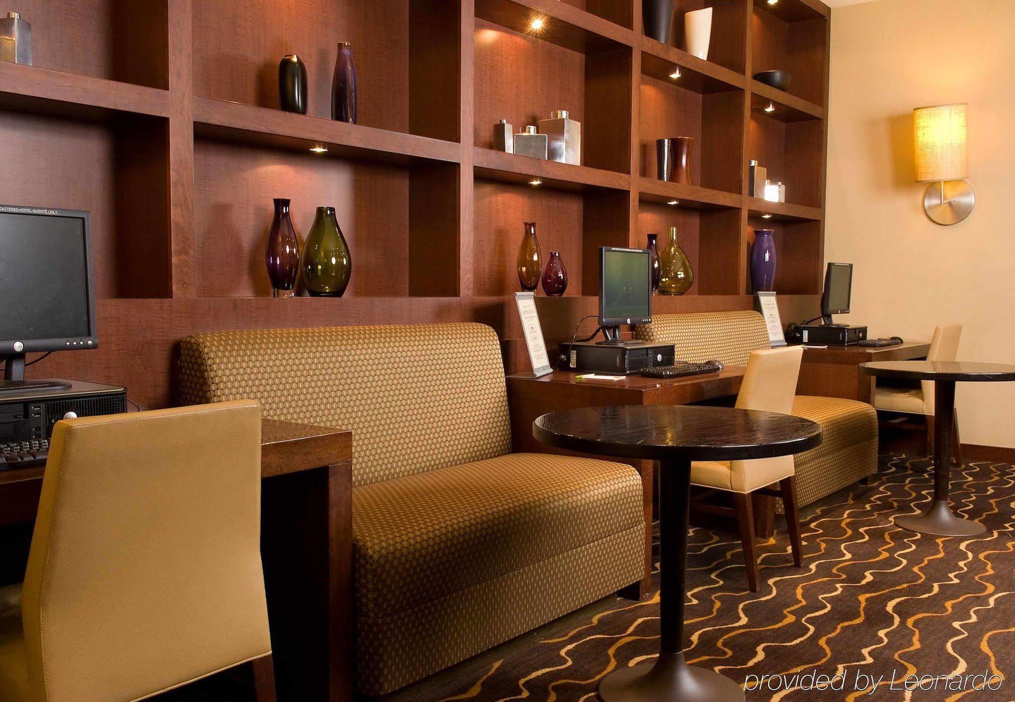 Courtyard Los Angeles Sherman Oaks Interior photo